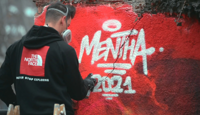 Eszeveszett graffitit ping&aacute;lt a falunkra Mentha - VIDE&Oacute;