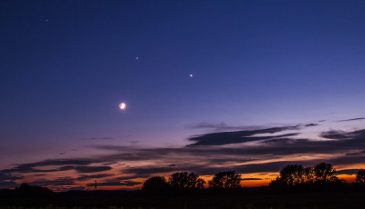 Szabad szemmel is l&aacute;that&oacute; lesz a Hold &eacute;s a V&eacute;nusz egy&uuml;tt&aacute;ll&aacute;sa