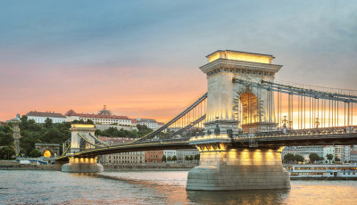 A vil&aacute;g legszebb h&iacute;djai k&ouml;z&eacute; v&aacute;lasztott&aacute;k a L&aacute;nchidat &ndash; Budapest ikonja is ott van a top mezőnyben