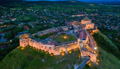 Az orsz&aacute;g legszebbjei k&ouml;z&eacute; v&aacute;lasztott&aacute;k a S&uuml;megi v&aacute;rat