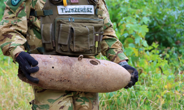 M&aacute;sodik vil&aacute;gh&aacute;bor&uacute;s bomba ker&uuml;lt elő Gyulafir&aacute;t&oacute;ton