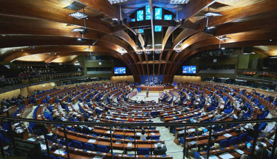 Az ellehetetlen&iacute;t&eacute;se t&ouml;rv&eacute;nytervezet felf&uuml;ggeszt&eacute;s&eacute;re sz&oacute;l&iacute;totta fel a magyar parlementet az Eur&oacute;pa Tan&aacute;cs