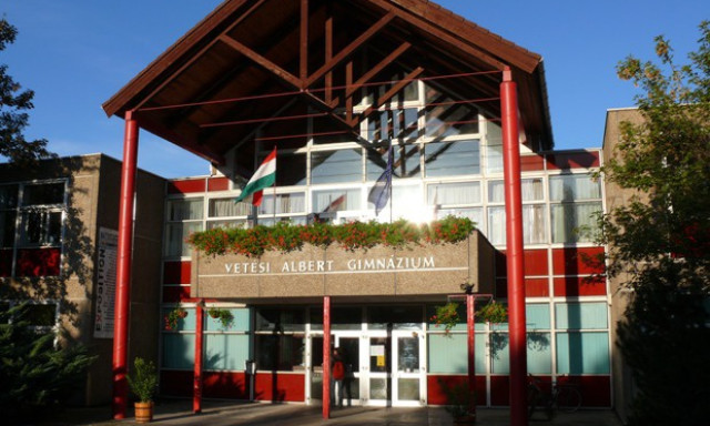 A Vet&eacute;si nyerte el a Legakt&iacute;vabb  Iskola D&iacute;jat a Fenntarthat&oacute;s&aacute;gi T&eacute;mah&eacute;t p&aacute;ly&aacute;zat&aacute;n