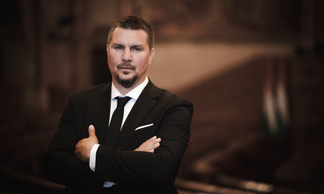 Nagy Ervin: K&ouml;telező kompetenciam&eacute;r&eacute;st vezetnek be a sz&iacute;nh&aacute;zigazgat&oacute;k k&ouml;r&eacute;ben