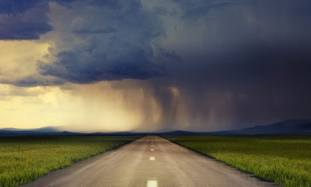 P&eacute;nteken j&ouml;het egy hidegfront, de addig megs&uuml;l&uuml;nk