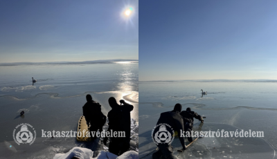 A z&aacute;nkai strand ter&uuml;let&eacute;n egy hatty&uacute; fagyott a Balaton jeg&eacute;be