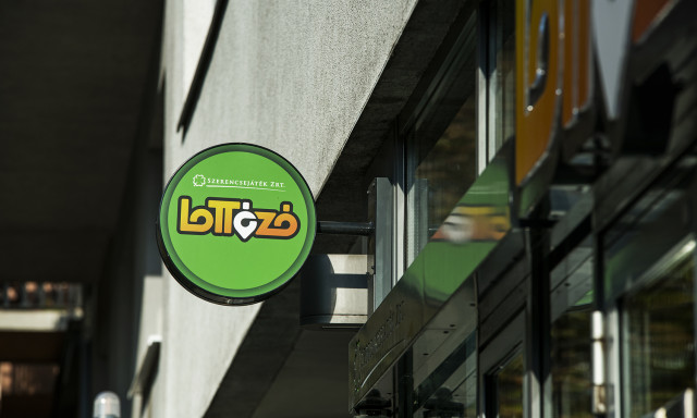 B&eacute;rcs&ouml;kkent&eacute;s &eacute;s le&eacute;p&iacute;t&eacute;s j&ouml;n az &aacute;llami c&eacute;gekn&eacute;l