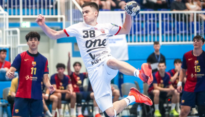 Ez&uuml;st&eacute;rmet szerzett a Veszpr&eacute;m a k&eacute;zilabda ifi BL-ben