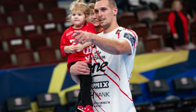 &Uacute;jabb m&eacute;rf&ouml;ldkő előtt Ligetv&aacute;ri Patrik