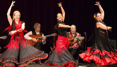 Flamenco t&aacute;nckurzust tartanak vas&aacute;rnap Veszpr&eacute;mben