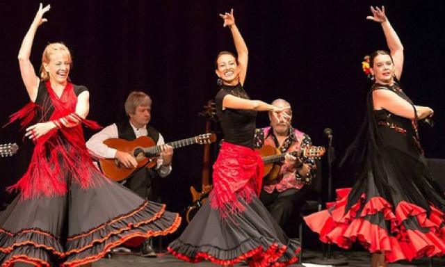 Flamenco t&aacute;nckurzust tartanak vas&aacute;rnap Veszpr&eacute;mben
