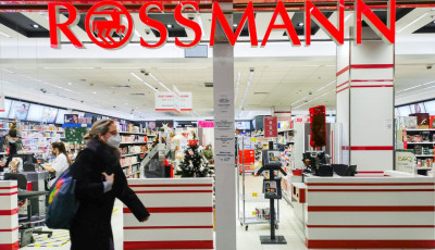 Az igen! 250 milli&oacute; forint rezsit&aacute;mogat&aacute;st ad dolgoz&oacute;inak a Rossmann