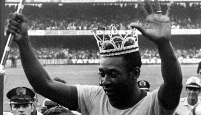 82 &eacute;ves kor&aacute;ban elhunyt a brazil futball legenda, Pel&eacute;