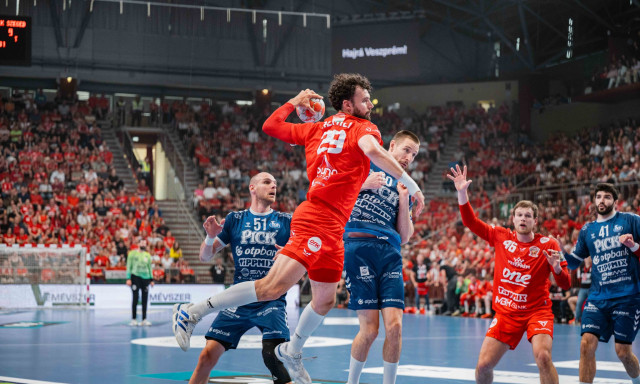 T&ouml;rt&eacute;nelmi g&oacute;lokra hajt a Veszpr&eacute;m Szegeden