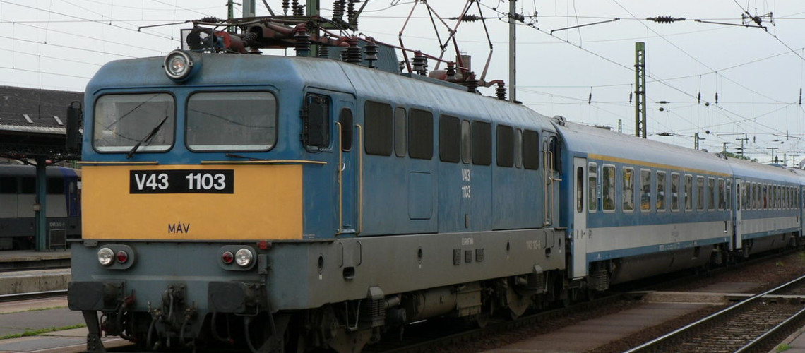 Megerős&iacute;tett j&aacute;ratokkal k&eacute;sz&uuml;l az &eacute;v v&eacute;gi rohamra a M&Aacute;V