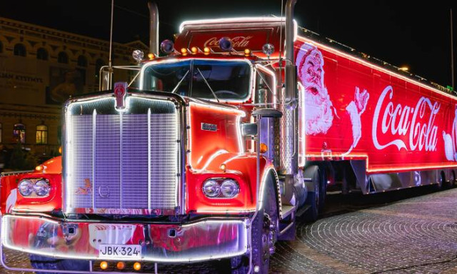 Magyarorsz&aacute;gra &eacute;rkezik a Coca-Cola ikonikus kamionja