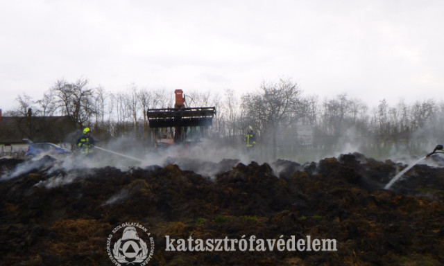 &Ouml;sszehordott n&ouml;v&eacute;nyi hullad&eacute;k &eacute;gett Noszlop k&uuml;lter&uuml;let&eacute;n