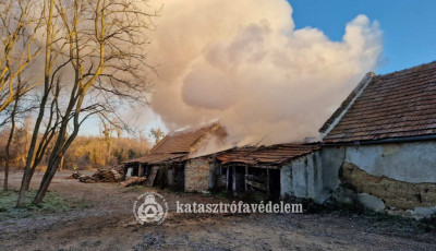 Mell&eacute;k&eacute;p&uuml;let &eacute;gett Soml&oacute;vecs&eacute;n