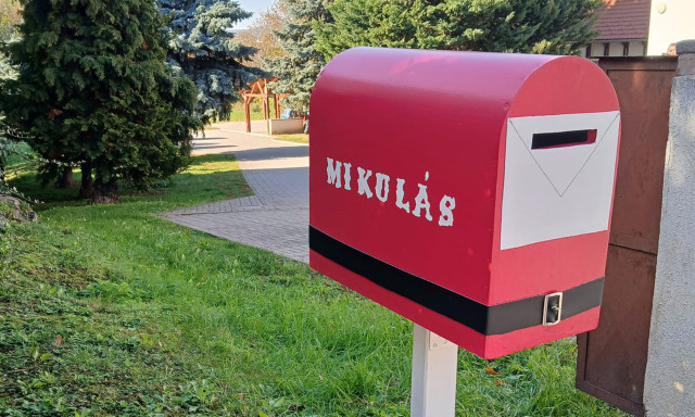 K&uuml;ldj levelet a Mikul&aacute;snak! - Lovason m&aacute;r kihelyezte postal&aacute;d&aacute;j&aacute;t a T&eacute;lap&oacute;