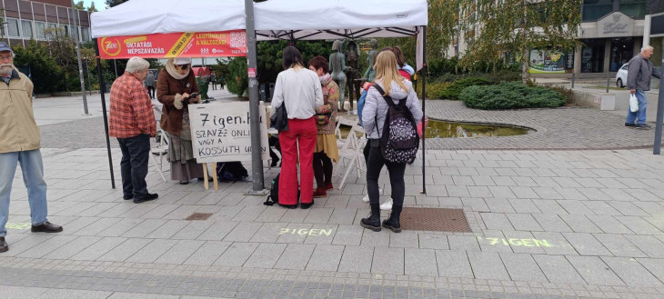 Több mint 800-an szavaztak már Veszprémben az alternatív népszavazáson.