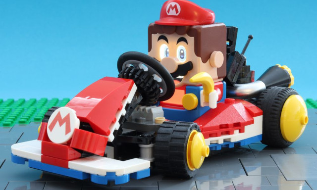 K&uuml;l&ouml;nleges Mario Kart k&eacute;szlettel &eacute;rkezik a LEGO