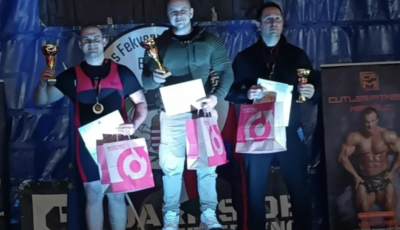 Dobog&oacute;ra &aacute;lltak a Veszpr&eacute;m megyei tűzolt&oacute;k az Orsz&aacute;gos Fekvenyom&oacute;-bajnoks&aacute;g&aacute;n