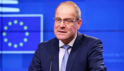 Navracsics Tibor m&aacute;r le is t&ouml;r&ouml;lte a Facebook-oldal&aacute;t