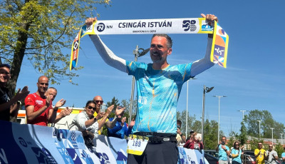 Dupla Balaton-k&ouml;r - Csing&aacute;r Istv&aacute;n volt a leggyorsabb, 54 &oacute;ra 47 perc alatt k&eacute;tszer futotta le az Ultrabalatont
