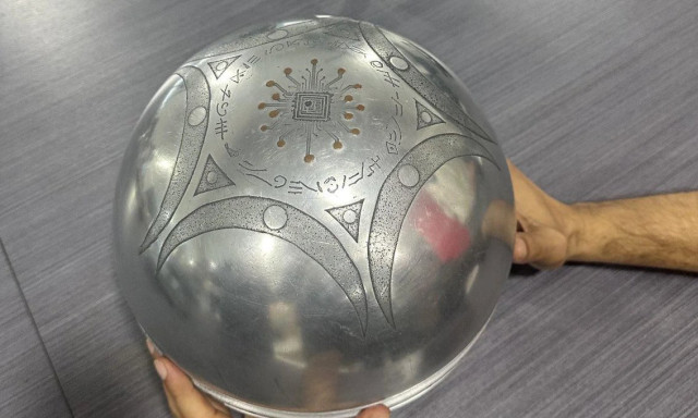 Rejt&eacute;lyes rep&uuml;lő g&ouml;mb tartja l&aacute;zban a vil&aacute;g UFO-h&iacute;vőit - VIDE&Oacute;
