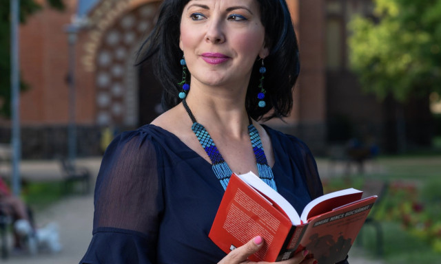 Alig egy nap alatt t&ouml;bb ezren &aacute;llnak ki Perintfalvi Rita mellett