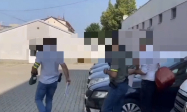 Sikkaszt&aacute;s &eacute;s okirathamis&iacute;t&aacute;s miatt vett&eacute;k őrizetbe a balatonf&uuml;redi &uuml;gyv&eacute;det