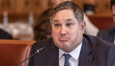 Nagy M&aacute;rton visszavonul a politik&aacute;t&oacute;l, gyorsan a Facebook oldal&aacute;t is t&ouml;r&ouml;lte