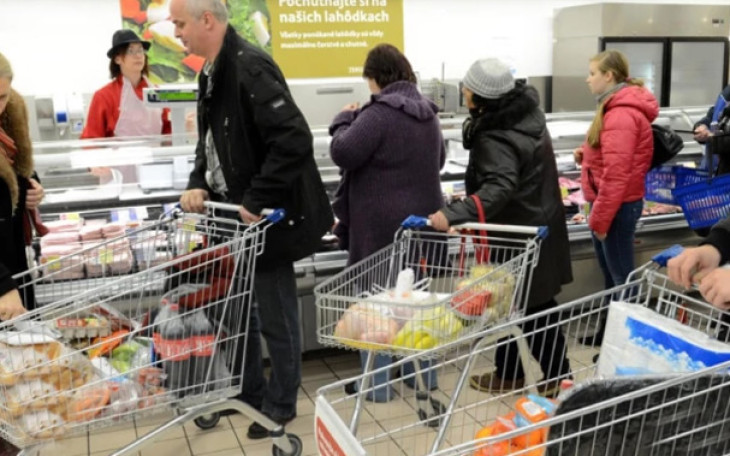 Így lesznek nyitva a legnagyobb áruházláncok december 24-én