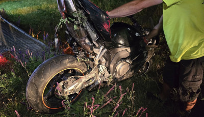 K&eacute;t aut&oacute;s is &aacute;thajtott a motoroson a Szentkir&aacute;lyszabadj&aacute;n&aacute;l t&ouml;rt&eacute;nt hal&aacute;los balesetben