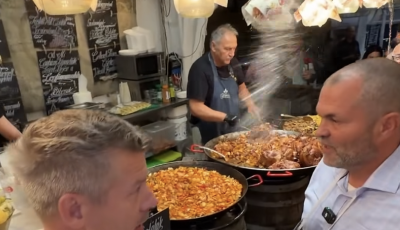 Borral &ouml;nt&ouml;tt&eacute;k le Magyar P&eacute;tert a h&eacute;tv&eacute;g&eacute;n a Szeksz&aacute;rdi Sz&uuml;reti Napokon - VIDE&Oacute;