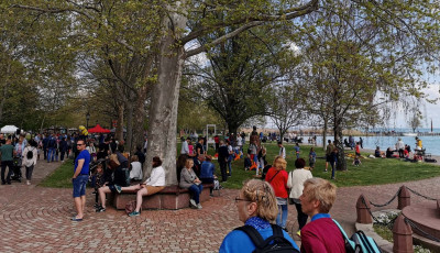 Ism&eacute;t megrendezik Balatonalm&aacute;diban a Piknik a parton esem&eacute;nyt