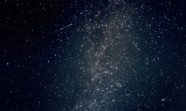 Cs&uuml;t&ouml;rt&ouml;k&ouml;n cs&uacute;csosodik az &eacute;v legl&aacute;tv&aacute;nyosabb meteorraja, a Perseid&aacute;k