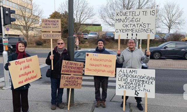 &bdquo;A demokr&aacute;cia nem főn&eacute;v, hanem ige!&rdquo; &ndash; k&eacute;pek a febru&aacute;r 28-i zebraszerd&aacute;r&oacute;l