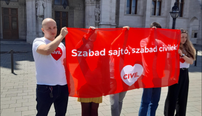 Ha &iacute;gy haladunk, nem lesz, aki k&eacute;rdezzen