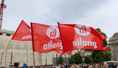J&ouml;vő h&eacute;t kedden a Kossuth utc&aacute;n fognak t&uuml;ntetni az eln&eacute;m&iacute;t&aacute;si t&ouml;rv&eacute;ny ellen