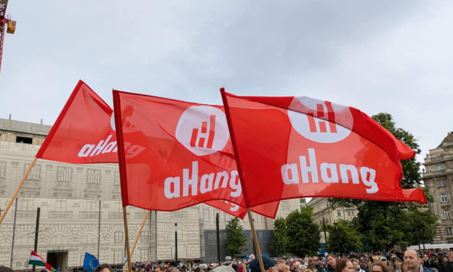 J&ouml;vő h&eacute;t kedden a Kossuth utc&aacute;n fognak t&uuml;ntetni az eln&eacute;m&iacute;t&aacute;si t&ouml;rv&eacute;ny ellen