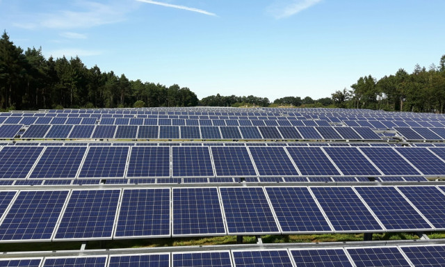 A napenergia t&aacute;rol&aacute;s&aacute;ra &eacute;s eloszt&aacute;s&aacute;ra szolg&aacute;l&oacute; energiat&aacute;rol&oacute;t telep&iacute;tettek Z&aacute;nk&aacute;n