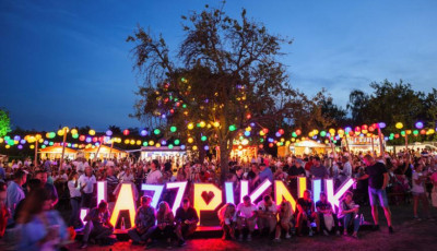 Rick Astley, Earth, Wind &amp; Fire &eacute;s Gregory Porter - Vil&aacute;gszt&aacute;rokkal j&ouml;n az idei Paloznaki Jazzpiknik