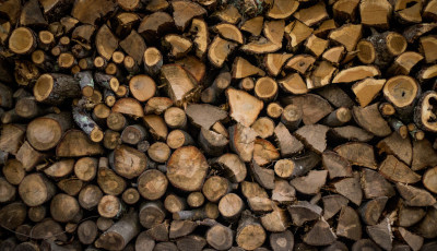 Megjelentek a tűzifacsal&oacute;k &ndash; a N&eacute;bih &oacute;vatoss&aacute;gra inti a lakoss&aacute;got