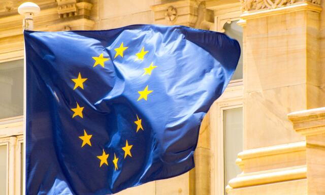 T&ouml;bb mint 700 milli&oacute; eur&oacute;s s&uuml;rgőss&eacute;gi seg&eacute;lycsomagot k&uuml;l&ouml;n&iacute;t el glob&aacute;lis v&aacute;ls&aacute;gok kezel&eacute;s&eacute;re az EU