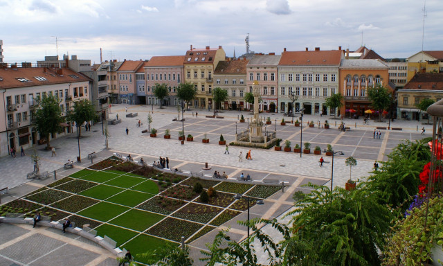 Ek&ouml;zben Szombathelyen m&eacute;g az aszfaltot is felt&ouml;rik majd, hogy z&ouml;ldebb legyen a v&aacute;ros