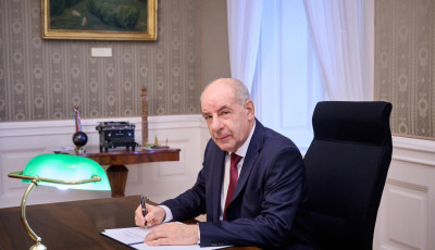 Sulyok Tam&aacute;s kitűzte a 2026-os orsz&aacute;ggyűl&eacute;si v&aacute;laszt&aacute;s időpontj&aacute;t