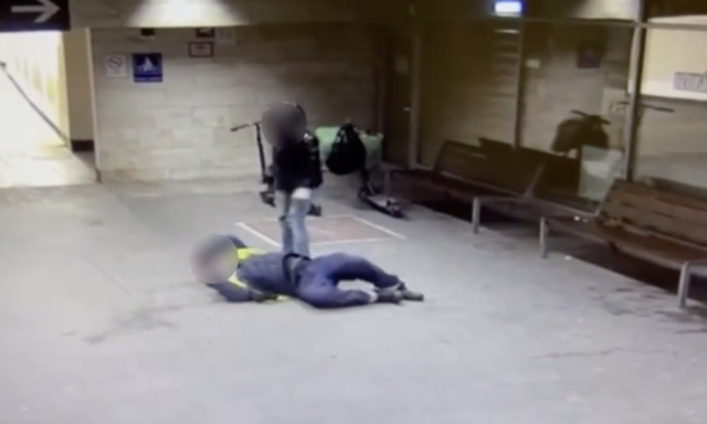 Olyan r&eacute;szeg volt egy rolleres balatonf&uuml;reden, hogy m&aacute;r a rollerre n&eacute;zve is elborult - VIDE&Oacute;