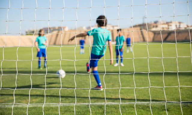 Csapatsportok, amelyeket bar&aacute;tokkal is j&aacute;tszhatunk