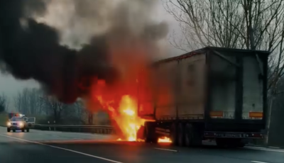 Teheraut&oacute; gyulladt ki a 8-as fő&uacute;ton